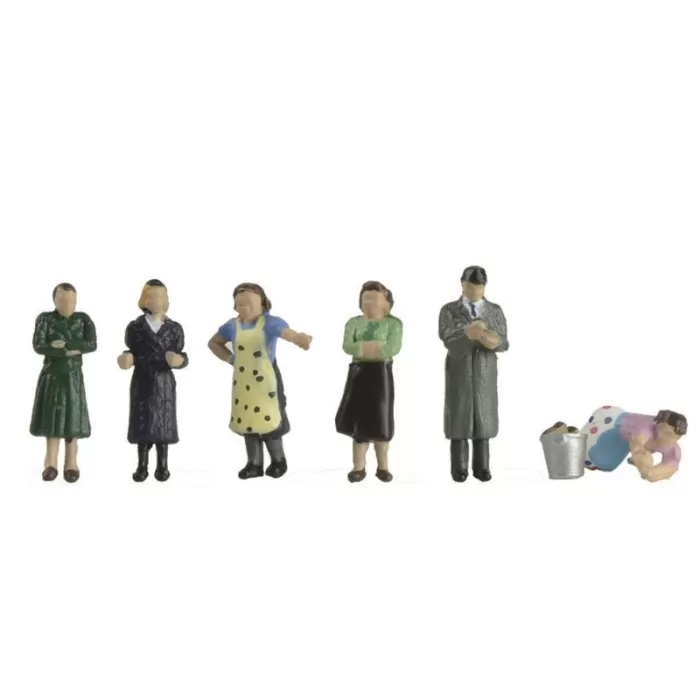 Suburban Street Scene Figures N gauge 379-319