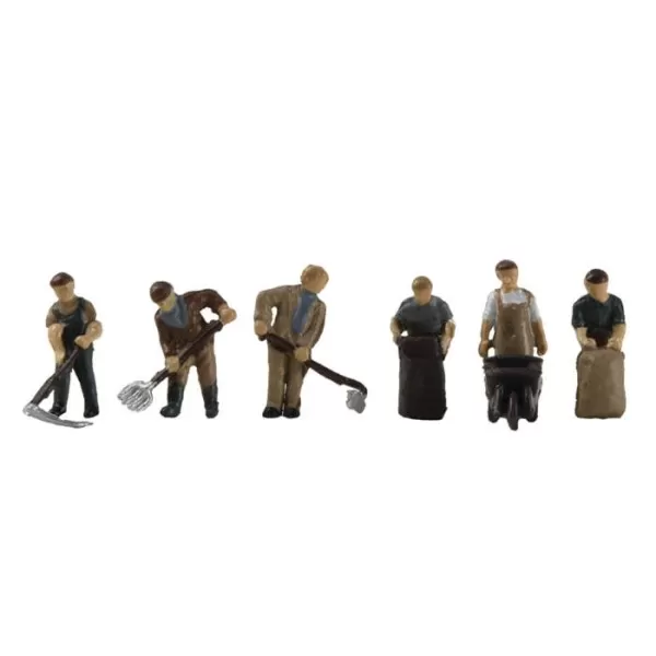 Post-war Farming figures N gauge