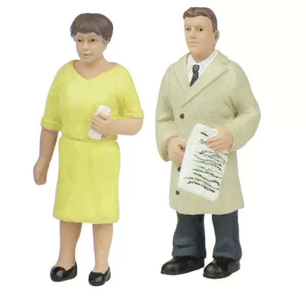 Standing Passengers set C  O gauge