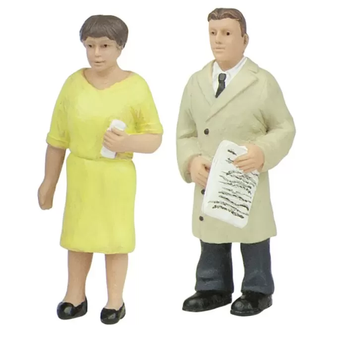 Standing Passengers set C  O gauge